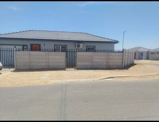 2 BEDROOM HOUSE FOR SALE IN GROENHEUWEL